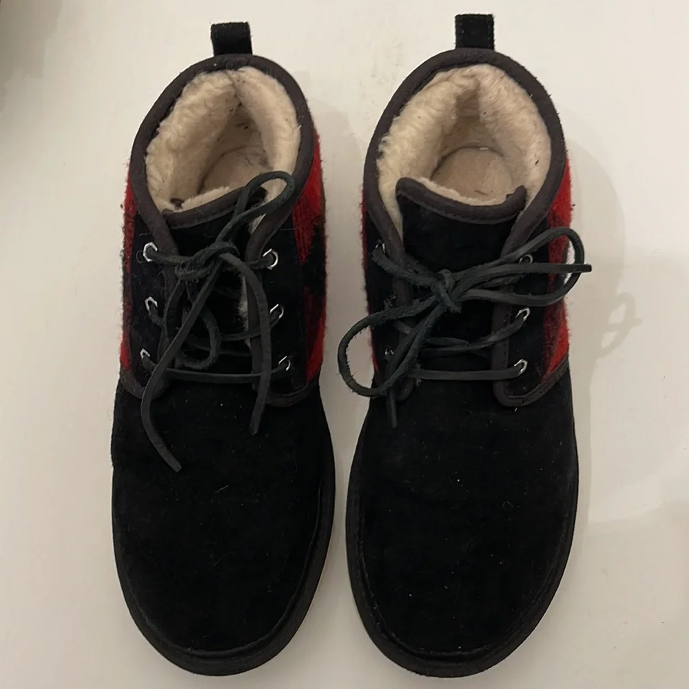 UGG NEUMEL PLAID WOOL BLACK RED CLASSIC BOOTS MENS SIZE 10 - Picture 2 of 16